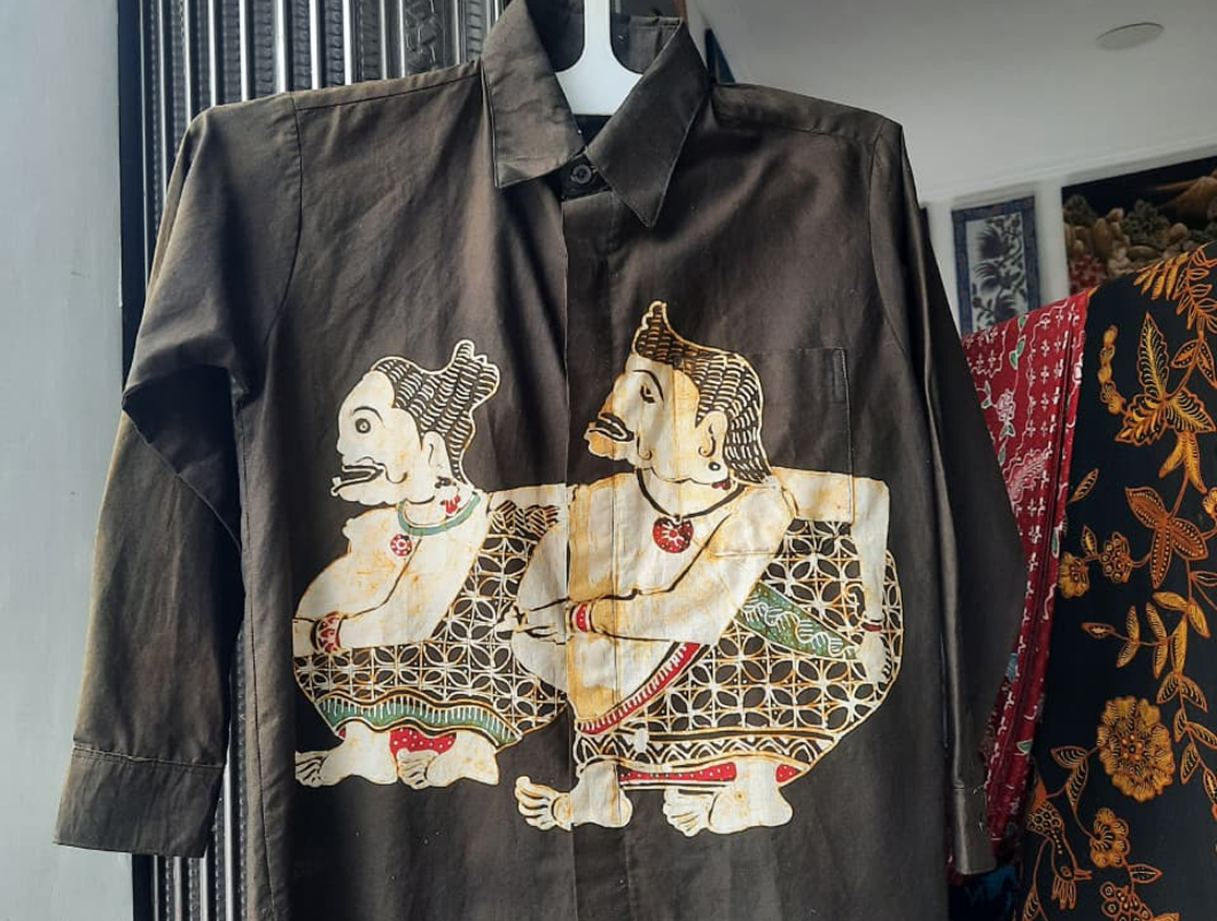 Kemeja Pendek Motif Srimpi dan Bagong | Hitam
